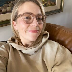 Meet your Posher, Laila